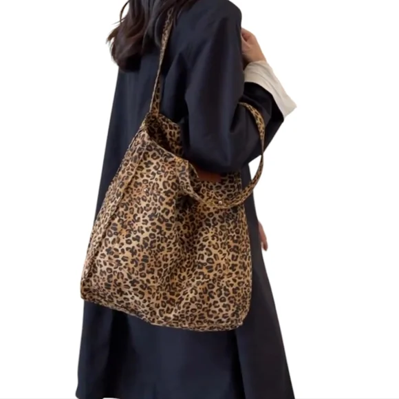 K01 🚨 Cheetah Animal Print Canvas Expandable Shoulder Bag - Picture 2 of 2